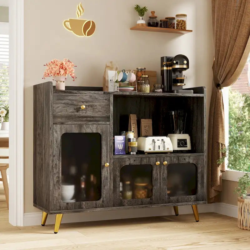 Sideboard mit Stauraum und Türfüllungen aus Acryl