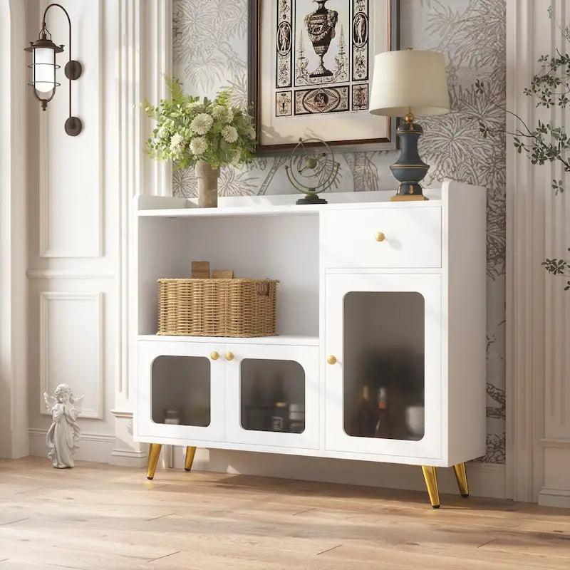 Sideboard mit Stauraum und Türfüllungen aus Acryl