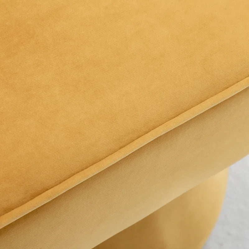 Fauteuil tonneau pivotant en velours avec dossier capitonné