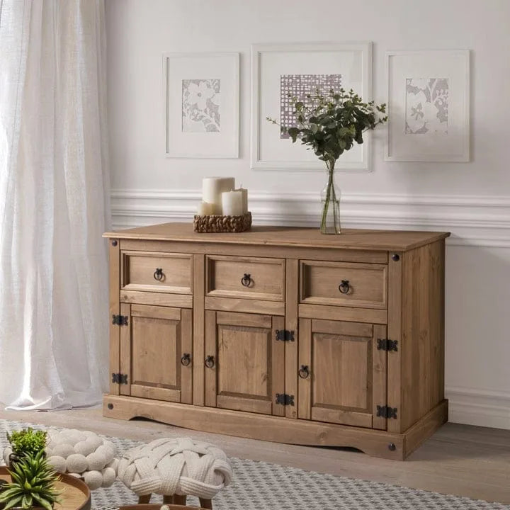 Credenza laterale in legno con ferramenta in metallo