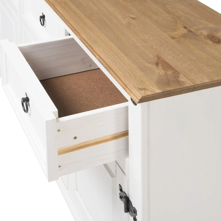 Holz-Sideboard mit Metallbeschlägen