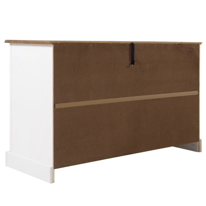 Holz-Sideboard mit Metallbeschlägen