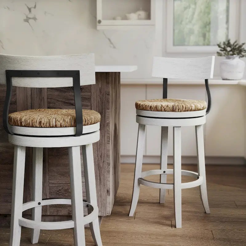 Drehhocker aus Holz und Stahl mit Sitzfläche aus Seegras