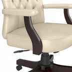 Fauteuil de bureau capitonné à dossier haut avec accoudoirs